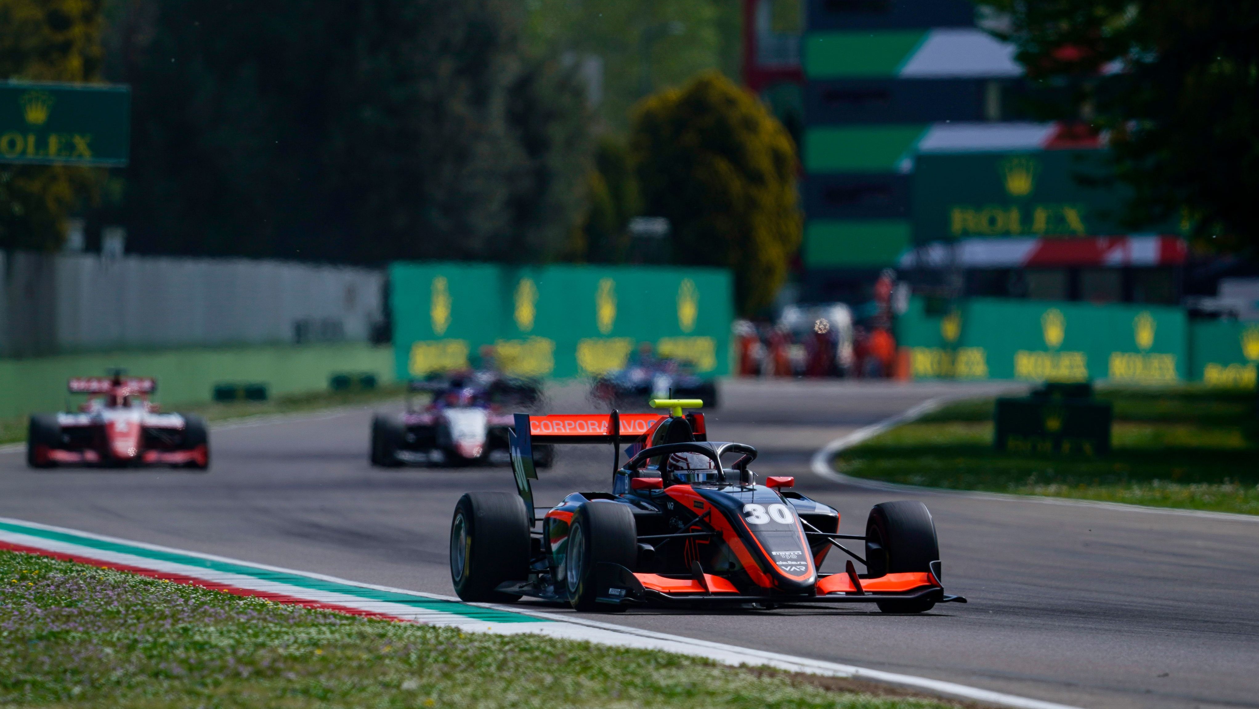 Rafael  Villagómez will continue to race for Van Amersfoort Racing during the 2023 FIA F3 Championship | Credit: James Gasperotti