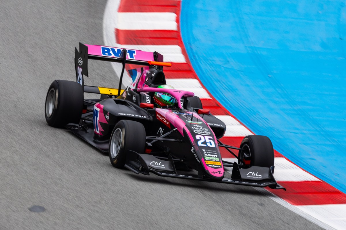 F3 drivers get ready for mixed conditions in Silverstone – Feeder Series