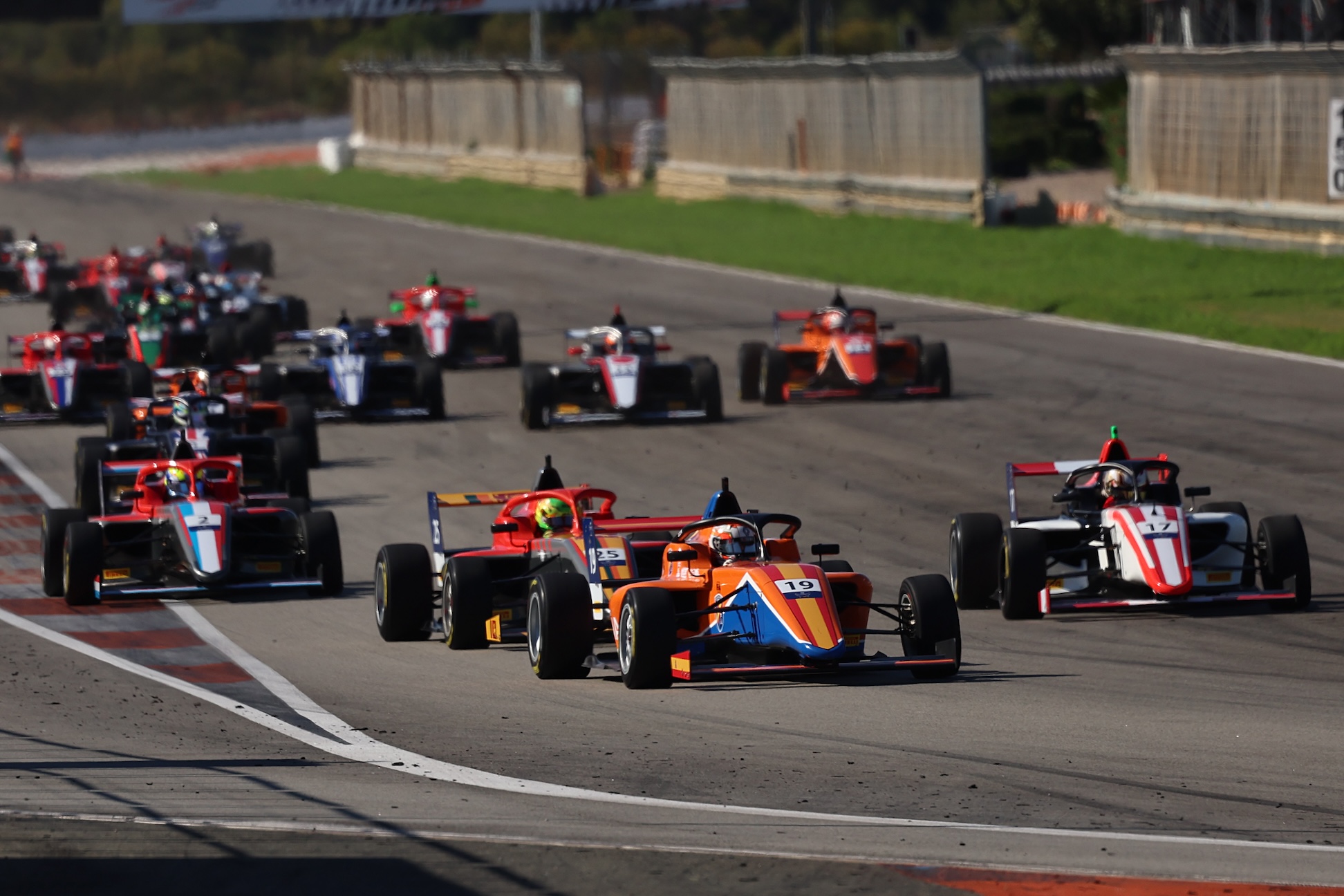 Cota controls qualifying race at home: FIA Motorsport Games F4 Cup ...